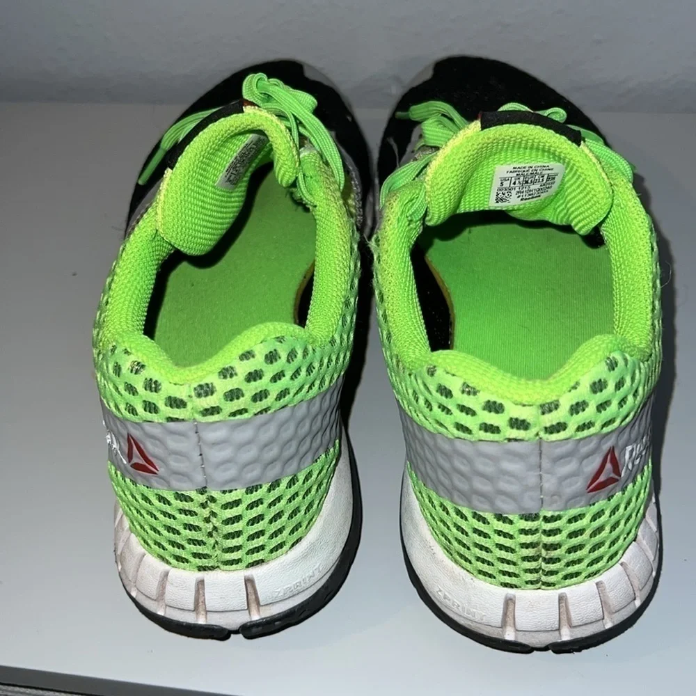Kids unisex size 5 sneakers Reebok lime green, yellow, black, grey weightlifting